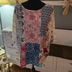 SimpliciTee size Xl colorful t shirt